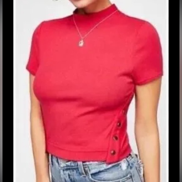 Free People - Mock Neck Side Snap Shirt Red/Pink Ribbed and fitted - Picture 1 of 4